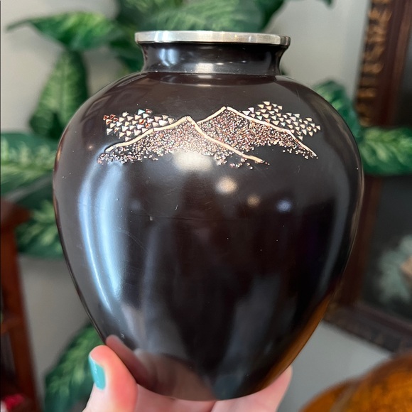 Vintage Asian Lacquer Mother of Pearl Inlay Pagoda Garden Scene Vase - Picture 6 of 9